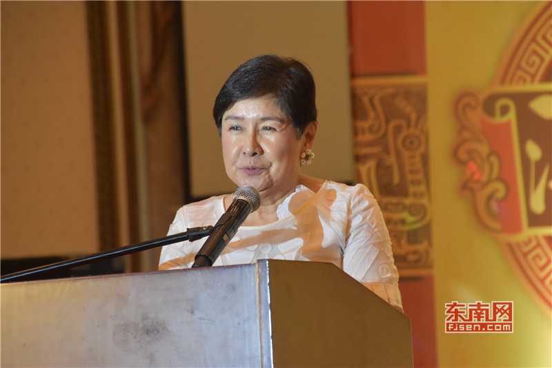 马尼拉华人区发展委员会主任乃沓点洪炳致辞.