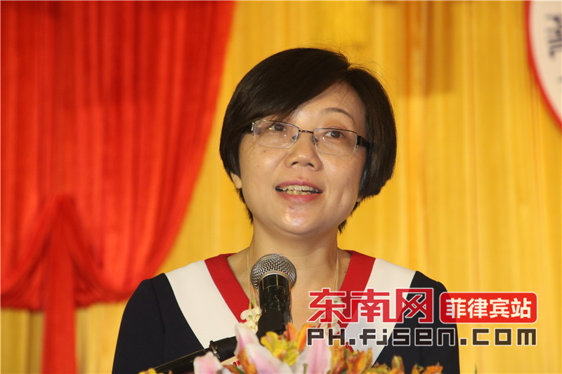 英林镇庆贺团团长兼英林镇人民政府镇长陈东聆致辞