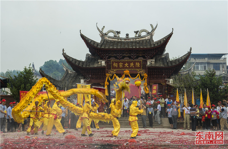 陈氏大宗祠的祭祀活动热闹非凡.